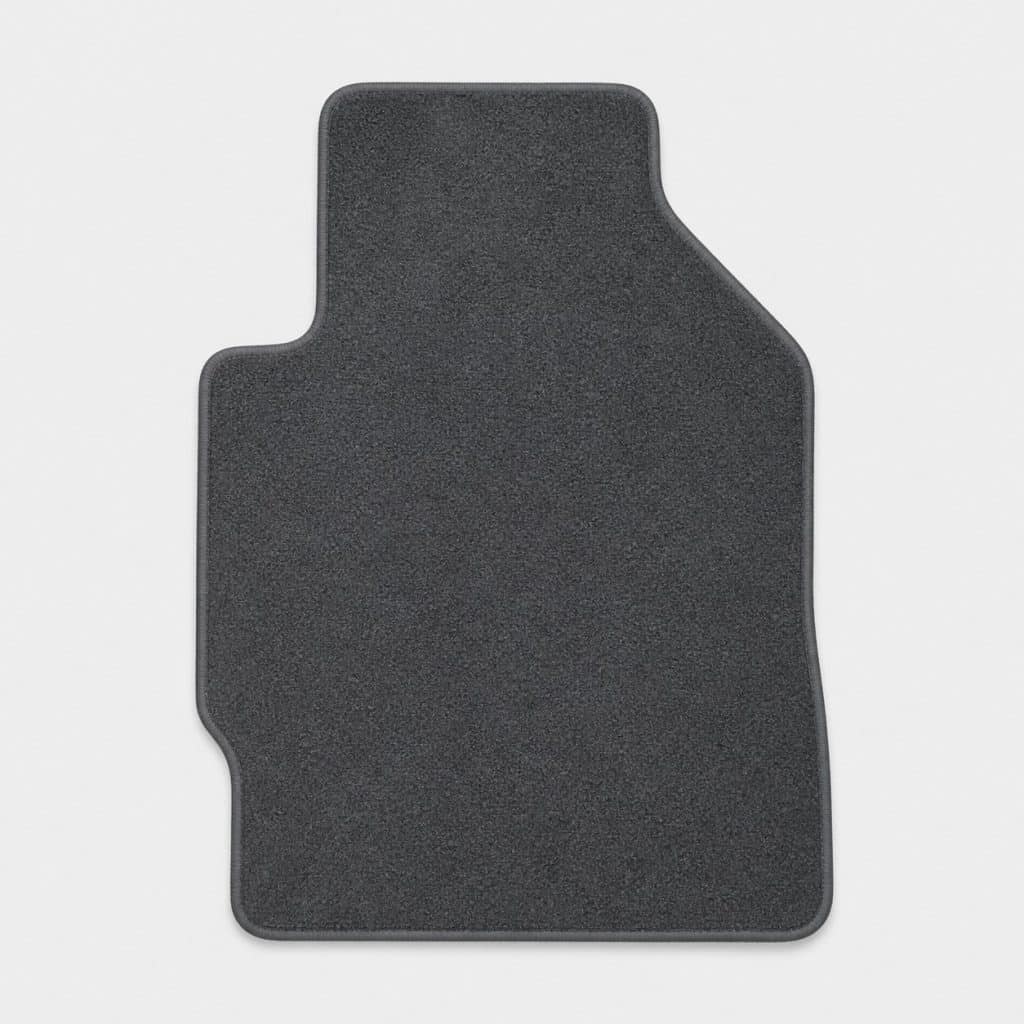 Tapis de sol à contours ajustés présenté seul sur fond clair